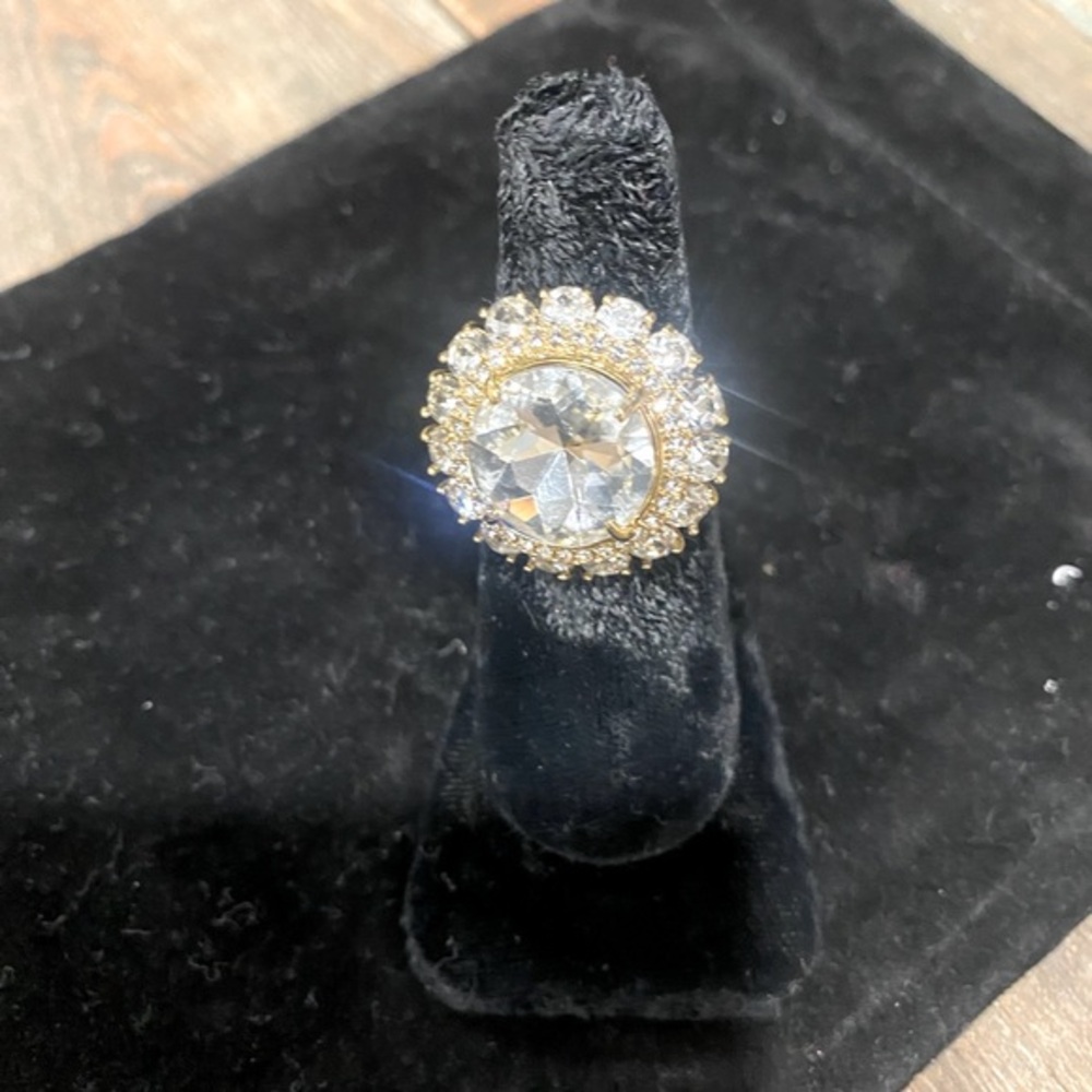 J.CREW ✨sparkly ring✨brand NEW! Comes with a fabric pouch for home and travel
